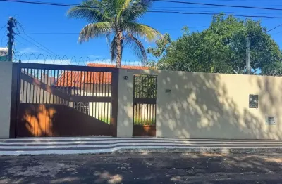 Casa térrea com 3 quartos e gourmet na mata do jacinto.