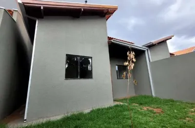 Casa a venda com uma suite e um quarto bairro caiobá
