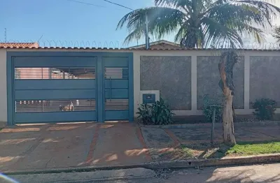 Casa com 3 quartos à venda na Rua Nhambiquara, Jardim Tijuca, Campo Grande