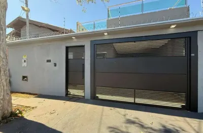Casa com 2 quartos à venda na Rua Vera Cruz, Parque Residencial Rita Vieira, Campo Grande
