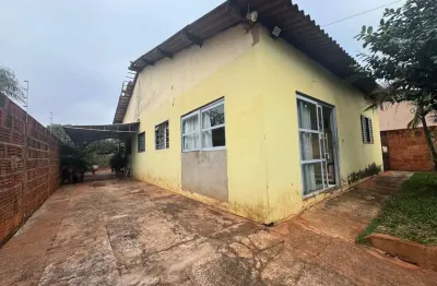 Imóvel com terreno amplo - próximo da av. tamandaré