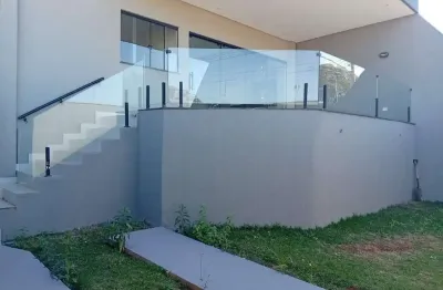 Casa moderna e confortável à venda no residencial gama