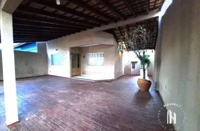 Casa com 3 quartos à venda na Avenida Madrí, Vila Alba, Campo Grande