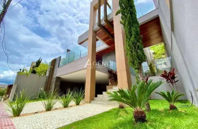 Casa de 4 quartos, suíte, 4 vagas em condomínio fechado