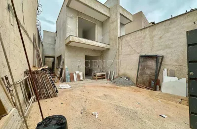 Casa à venda, 3 quartos 3 vagas bairro cândida ferreira/cabral
