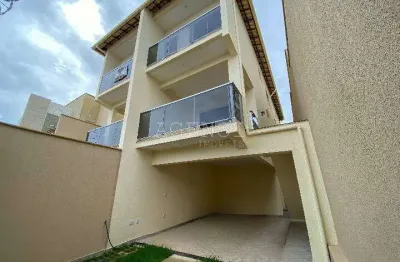 Casa geminada de 3 quartos suíte 3 vagas no bairro cabral
