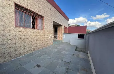 Casa com 3 quartos à venda na Rua José de Assis, Camargos, Belo Horizonte