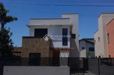 Casa com 4 quartos à venda na servidão revoar das perdizes, 203, campeche, florianópolis, 146 m2 por r$ 1.250.000