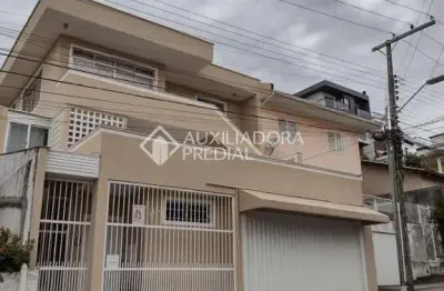 Casa com 3 quartos à venda na rua marcelino simas, 133, estreito, florianópolis, 263 m2 por r$ 1.390.000