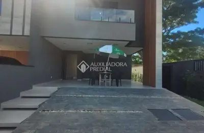 Casa com 3 quartos à venda na rodovia doutor antônio luiz moura gonzaga, 3158, rio tavares, florianópolis, 200 m2 por r$ 1.990.000