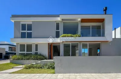 Casa com 3 quartos à venda na rodovia doutor antônio luiz moura gonzaga, 3138, rio tavares, florianópolis, 194 m2 por r$ 2.700.000