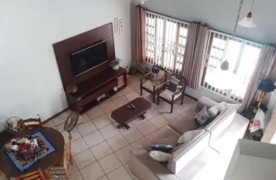 Casa com 3 quartos à venda na rua tenente joaquim machado, 185, capoeiras, florianópolis, 329 m2 por r$ 1.250.000