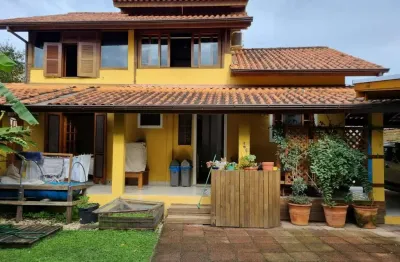 Casa com 4 quartos à venda na servidão josé bernardino chagas, 244, rio tavares, florianópolis, 296 m2 por r$ 1.890.000