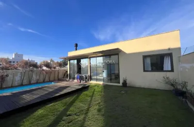 Casa com 4 quartos à venda na Rua Valdeci Izidro da Silveira, 192, Ribeirão da Ilha, Florianópolis, 183 m2 por R$ 1.800.000