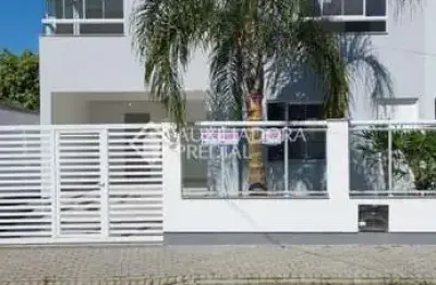 Casa com 3 quartos à venda na rua quatorze bis, 184, carianos, florianópolis, 148 m2 por r$ 980.000