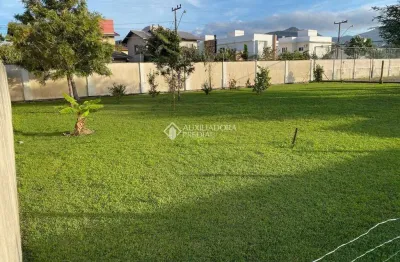 Terreno em condomínio fechado à venda na rua camarinhas, 111, campeche, florianópolis, 335 m2 por r$ 1.090.000