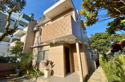 Casa com 3 quartos à venda na rua valdemiro josé vieira, 81, campeche, florianópolis, 133 m2 por r$ 1.450.000