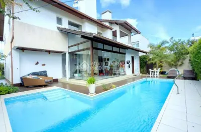 Casa em condomínio fechado com 5 quartos à venda na travessa da liberdade, 457, campeche, florianópolis, 312 m2 por r$ 4.450.000