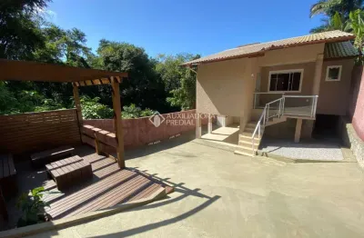 Casa com 2 quartos à venda na juracy pimentel, 172, lagoa da conceição, florianópolis, 256 m2 por r$ 700.000