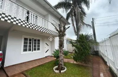 Casa com 3 quartos à venda na rua raimundo starosky, 620, carianos, florianópolis, 206 m2 por r$ 1.300.000