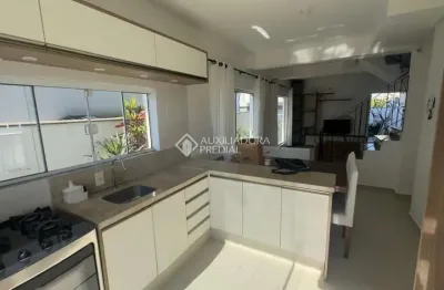 Casa com 3 quartos à venda na rua jabuticabeira do sul, 415, ribeirão da ilha, florianópolis, 136 m2 por r$ 890.000