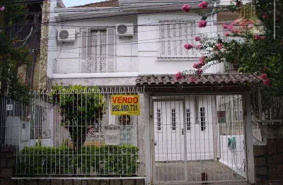 Casa residencial e ou comercial a poucos metros da benjamin constant em porto alegre
