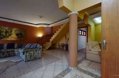 Vendo casa com cinco dormitórios, confortável, em canoas rs