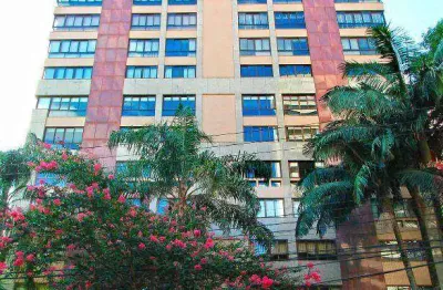 Vendo apartamento de quatro dormitórios e três vagas de garagem, bairro petrópolis em porto alegre