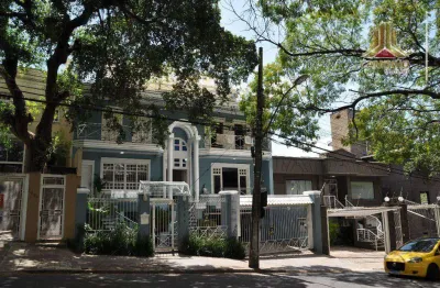 Fácil acesso ao colegio farroupilha, casa de quatro suítes e quatro vagas de garagem, no coração do bairro três figueiras em porto alegre