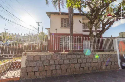 Na esquina da bento gonçalves com aparício borges, vendo casa comercial e ou residencial