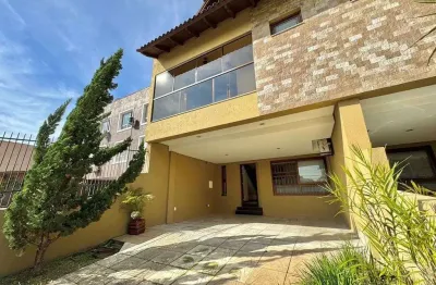 Casa em condomínio fechado com 33 quartos à venda na Rua Dom Jaime de Barros Câmara, 711, Sarandi, Porto Alegre