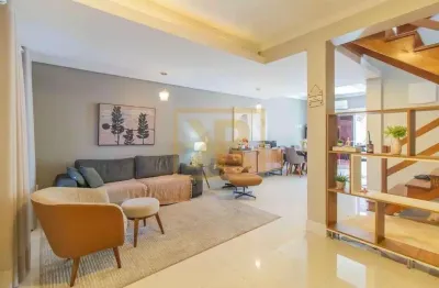 Casa em condomínio fechado com 3 quartos à venda na Avenida Guaíba, 13280, Ipanema, Porto Alegre
