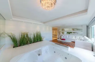 Casa em condomínio fechado com 4 quartos para alugar na Avenida Juca Batista, 8000, Chapéu do Sol, Porto Alegre
