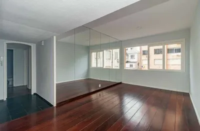 Apartamento com 2 quartos à venda na Rua Duque de Caxias, 1303, Centro Histórico, Porto Alegre