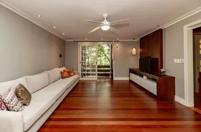 Casa em condomínio fechado com 4 quartos à venda na Rua Jaraguá, 355, Bela Vista, Porto Alegre