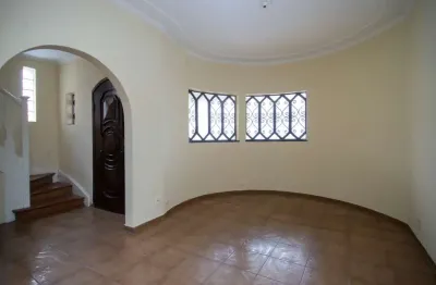 Atraente sobrado para venda em pompeia com 4 quartos, sendo 1 suíte, 170m²