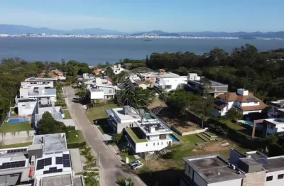 Terreno em condomínio fechado à venda no Cacupé, Florianópolis  por R$ 3.700.000