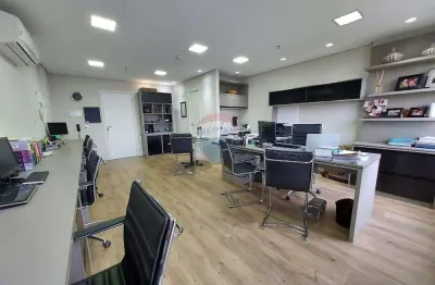 Sala comercial de 37,25 m² para venda, mobiliada, com estação de trabalho, aramrios planejados, copa, 1 vaga de garagem