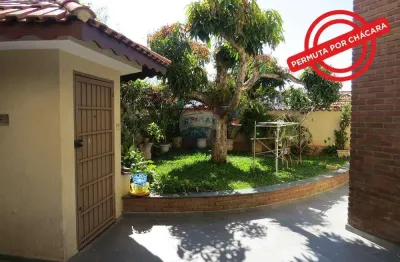 Belissímo sobrado de 182 m², com 3 quartos, 2 banheiros, quintal, região privilegiada na z. norte de sp