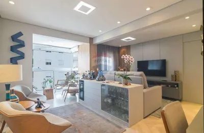 Belissimo apartamento de 70 m², com varanda toda envidraçada, suite com closet, excelente localização em condominio club