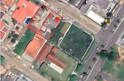 Casa em 2 terrenos no bairro urupá. ótimo para prédio 8 and.