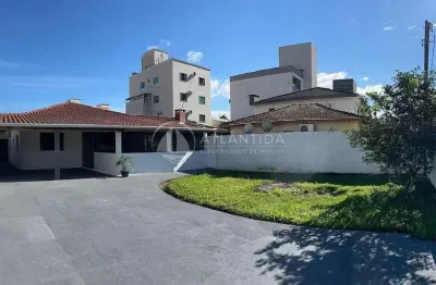 Casa térrea com 4 dormitórios - santa regina - camboriú!