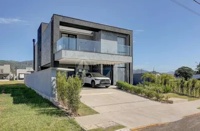 Casa alto padrão 3 suítes no condomínio caledônia - camboriú