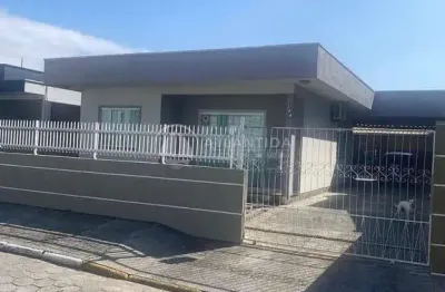 Casa térrea 3 dormitórios - lidia duarte - camboriú!