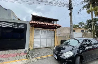 Casa com 5 quartos à venda no Centro, Camboriú 