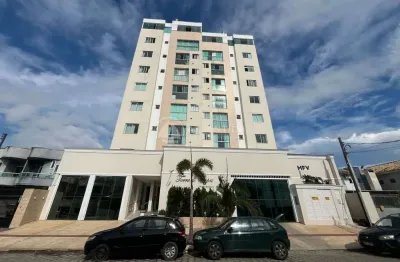 Apartamento com 2 dormitórios (1 suíte) no centro de camboriú