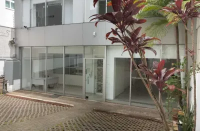 Casa comercial para alugar na avenida lavras, 306, petrópolis, porto alegre por r$ 16.000