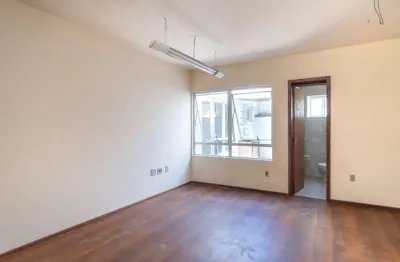 Sala comercial para alugar na avenida baltazar de oliveira garcia, 225, são sebastião, porto alegre por r$ 650