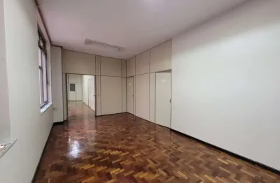 Sala comercial para alugar na rua uruguai, 277, centro histórico, porto alegre por r$ 28.000
