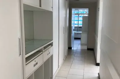 Sala comercial para alugar na rua uruguai, 300, centro histórico, porto alegre por r$ 11.000